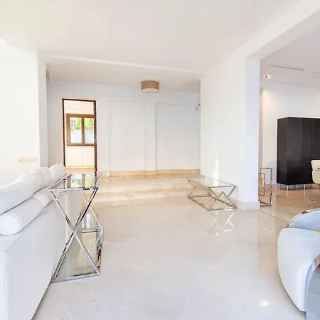 Spacious With Private Pool And Parking In Mykonos Apartment